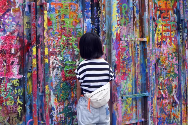 Huangjueping in Chongqing, the world's largest graffiti art street