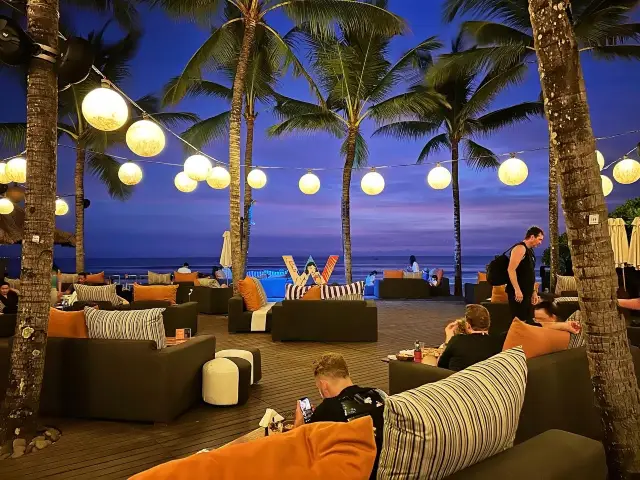 W Hotel in Bali – Long time no see! It remains the most worthwhile hotel to stay in Seminyak