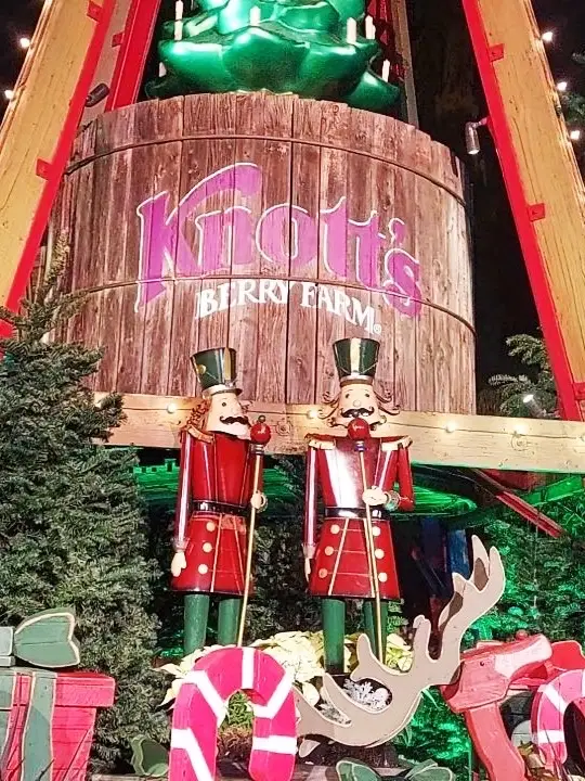 Knott's Berry Farm amusement park is really a lot of fun!