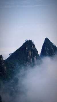 煙霧繚繞，雲裡霧裡美極了莽山