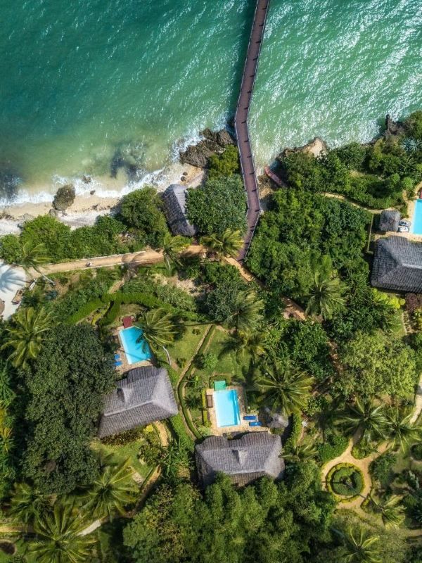 🌴 Zanzibar's Hidden Gem: Luxe Stay at Zanzi Resort 🌟
