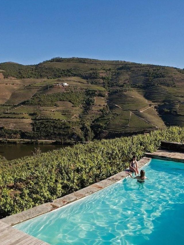 🍇✨ Quinta Nova's Luxe Retreat: Portugal's Finest! ✨🏰