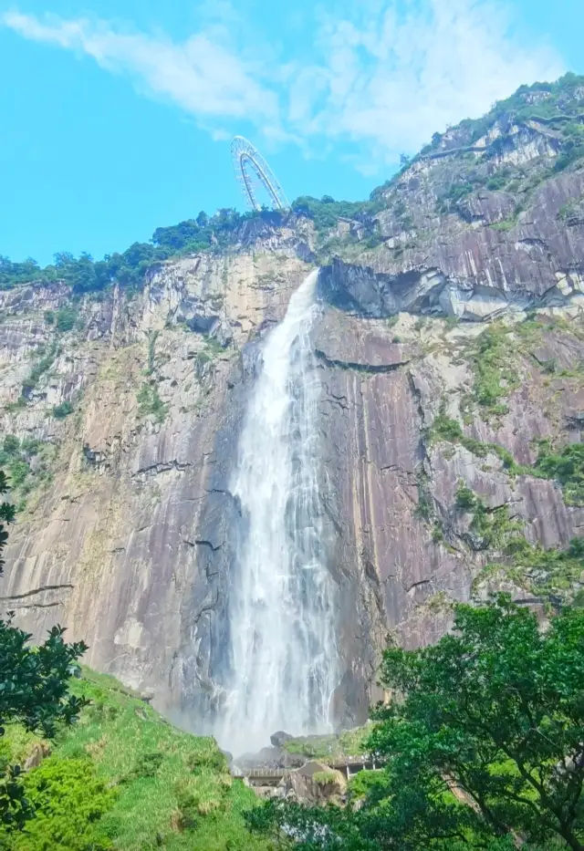 Pursuing Natural Wonders: The Daixian Waterfall in Dehua, Fujian