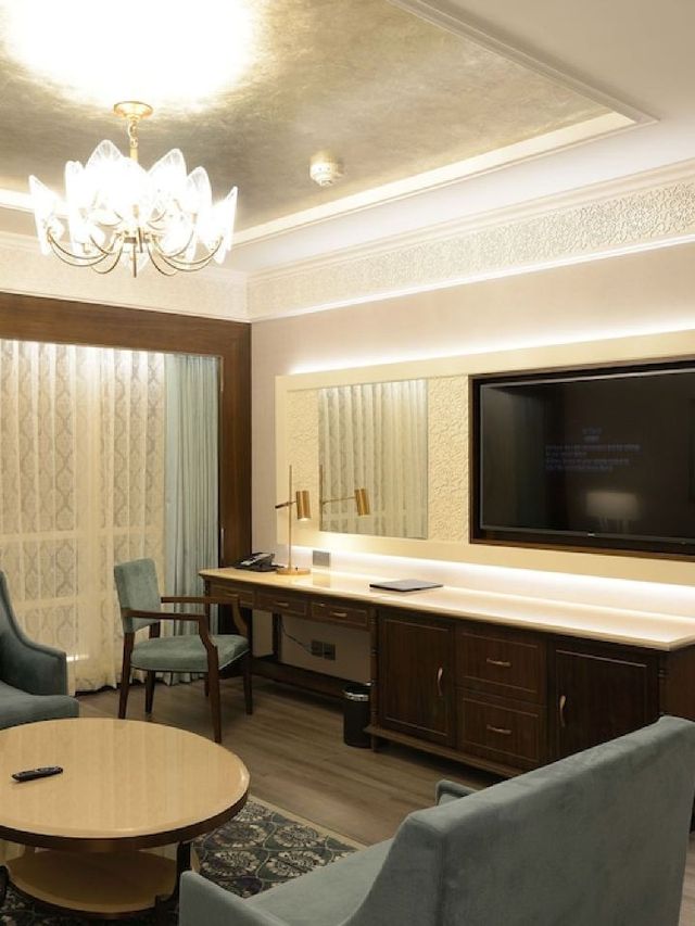 🌟✈️ Ahmedabad's Luxe Haven: Taj Skyline Highlights ✈️🌟