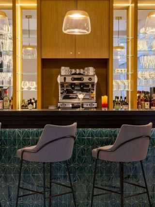 🌟 Nice's Hidden Gem: Hôtel Apollinaire 🌊✨