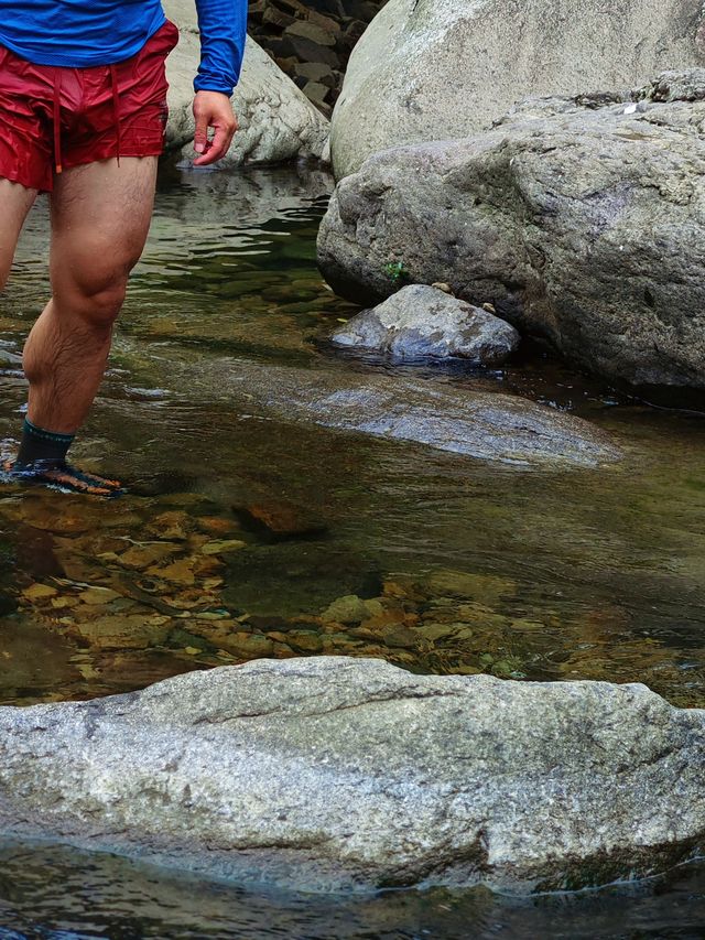 夏天就是要泡在水里安吉山步石溯溪 夏天就是要泡在水里安吉山步石溯溪