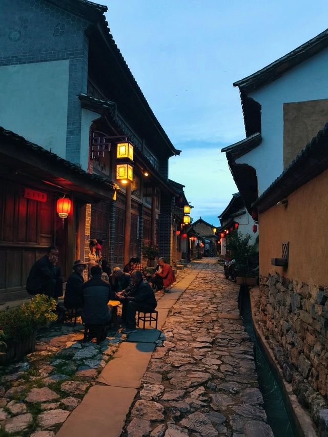 探索雲南的隱秘瑰寶——魯史古鎮