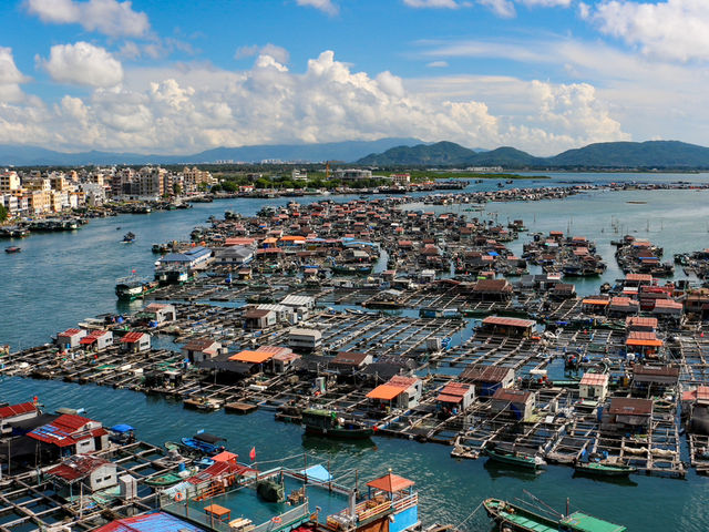 The floating fishing Village