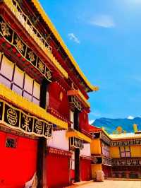 魅力西藏，藏傳佛教寺廟——強巴林寺。