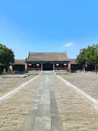 全國重點文保單位，中國唯一完整保存至今的清代知府衙門。南陽府衙始建於元朝，距今已有七百五十多年歷史。
