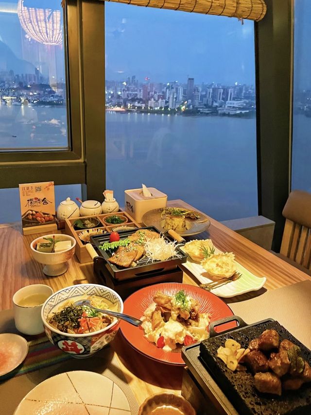 武漢這家日式餐廳江景無敵了拍照&約會。