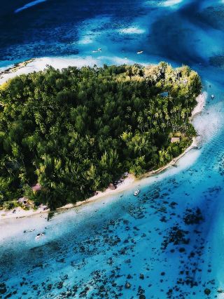 Tahiti: A Shining Pearl in the South Pacific