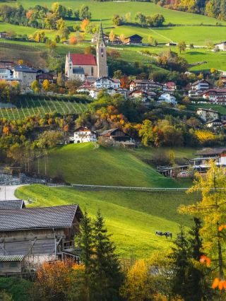Wow! Dolomiti is so beautiful! It's my dream place! 