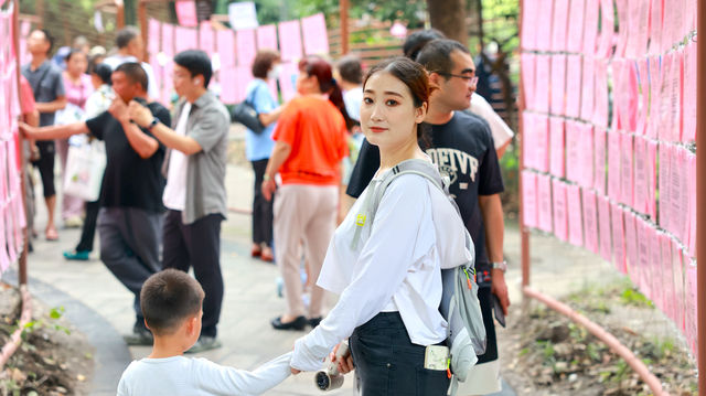 來到成都了，怎能不去人民公園逛逛呢