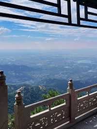 登高望遠漫步山野，祈福願你我皆順意！
