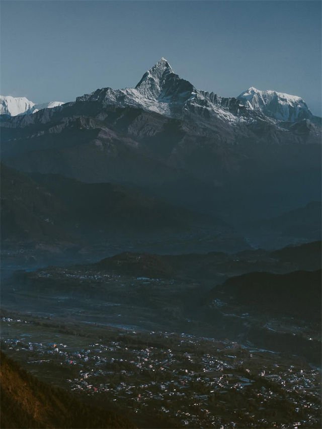 萨朗科的日出是雪山写给天空的情书。🌟 Sarangkot是什么？