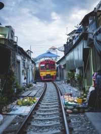 Bangkok’s Hidden Markets: Insider Guide to Local Gems 🛶