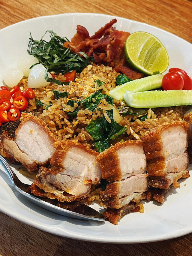 【曼谷暹羅天地米其林泰北菜探店｜瀑布景觀位吃地道風味🍴】