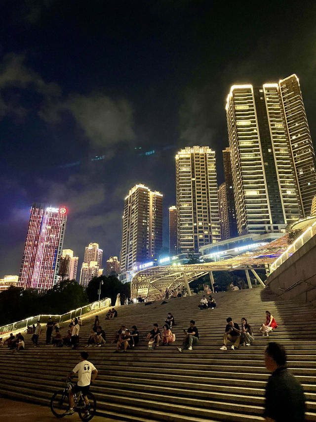 Chongqing’s Evening Charm 🤩