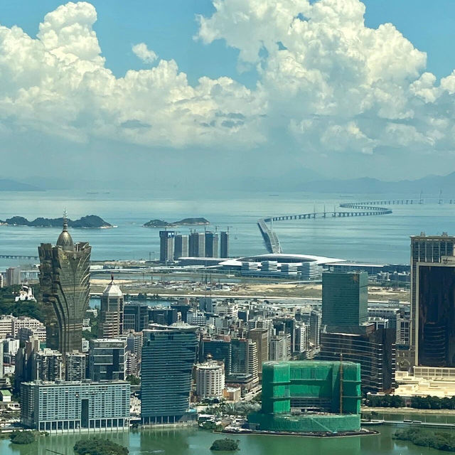 🌊珠海高空浪漫天花板！71層無邊泳池美到窒息！！