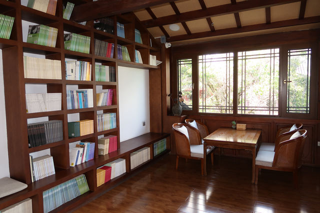 麗江泊心雲舍：書香瀰漫的心靈棲息地