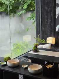 避世歸隱一庭一湯，一屋一景