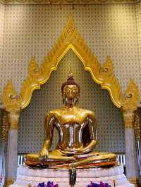 *【バンコクの秘宝！黄金の仏像が鎮座する金佛寺の魅力】**  