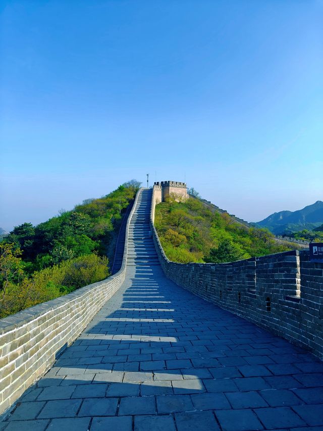 踏萬里雄關，攬八達嶺長城壯闊山河
