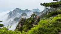 黃山景區範圍廣大，景點眾多，合理的路線是成功遊覽的關鍵。  經典一日遊路線（前山上，後山下，精力集中