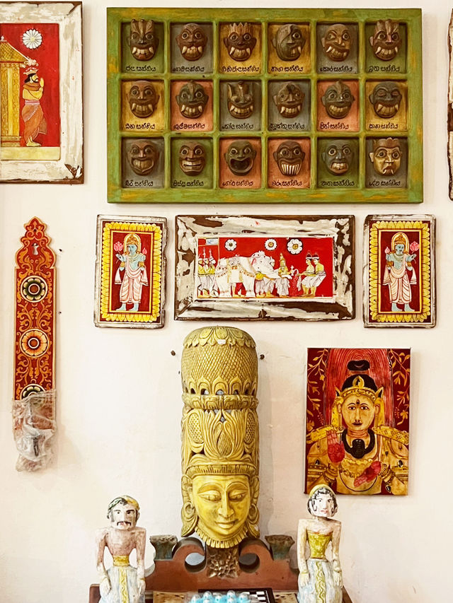 🏺 Galle Fort Boutiques: Where Dutch Bricks Meet Artisan Magic! 🎨