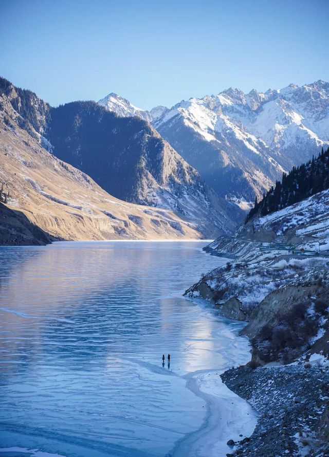 【震撼!新疆最美高原明珠——昭蘇玉湖,藏在天山深處的童話 【震撼!新疆最美高原明珠——昭蘇玉湖,藏在天山深處的童話