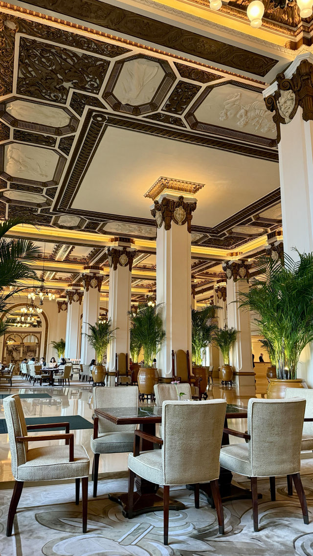 香港半島酒店:維港之畔的百年傳奇 香港半島酒店:維港之畔的百年傳奇