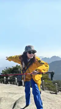 爬黃山，這些裝備和姿勢，明豔出片又實用！