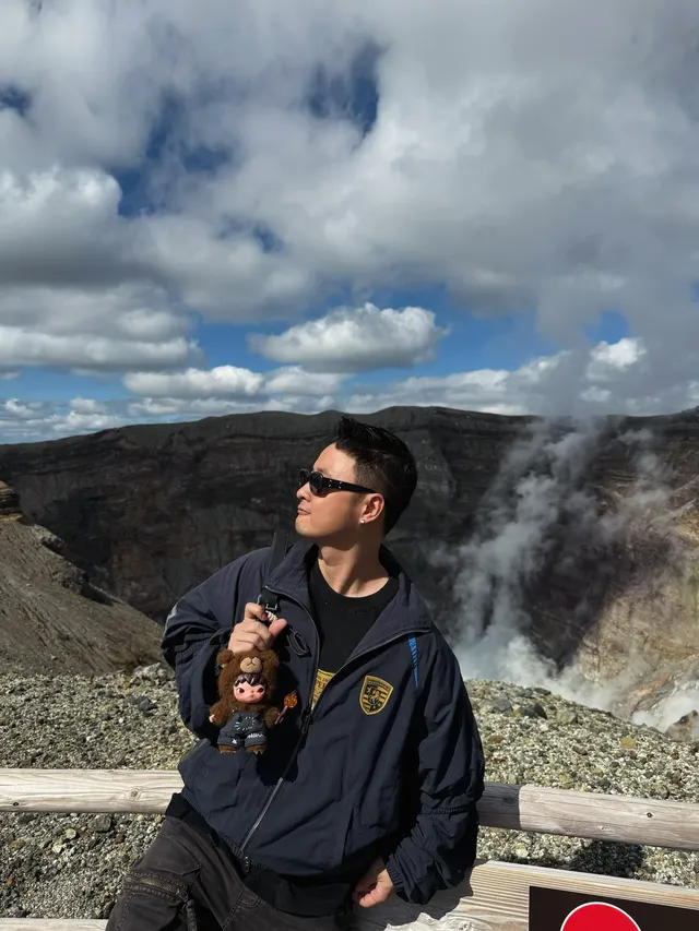 火山口在轟隆,腳下卻是抹茶草原|阿蘇火山 火山口在轟隆,腳下卻是抹茶草原|阿蘇火山