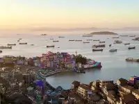 白天濟州島,晚上聖托里尼的神仙小鎮