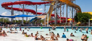 สวนน้ำในนิวเจอร์ซีย์กลับมาแล้ว! สถานที่ที่ครอบครัวที่มีเด็กๆ ไม่ควรพลาด