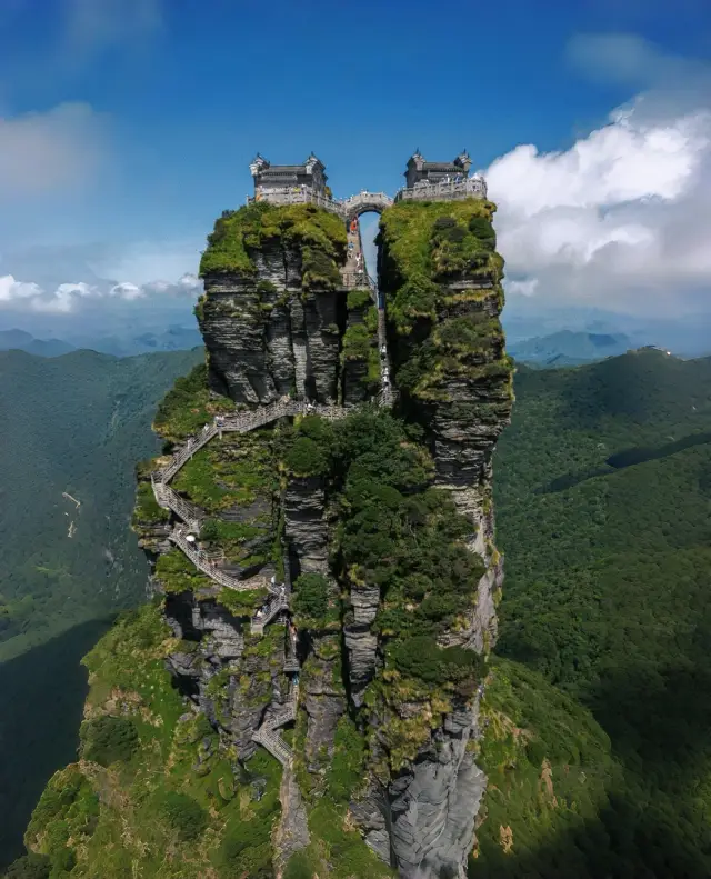 Mount Fanjing: A Fairyland Above the Clouds