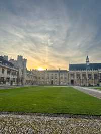 Spring Vibes at Cambridge: Strolling Through Uni Magic 🌸🏛️