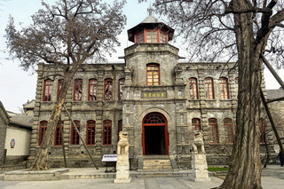 百年滄桑書卷氣,盡在臨漪碧水中