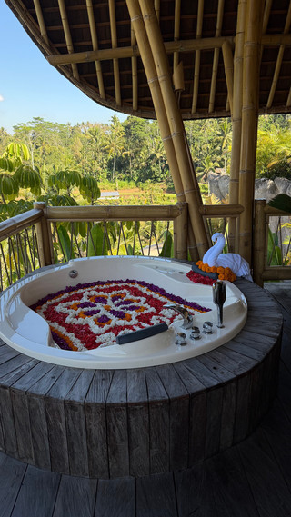 Liburan Romantis dengan Pemandangan Menakjubkan