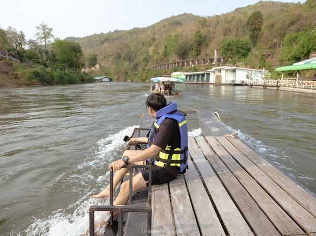 ที่พักบรรยากาศดี ณ สวนไทรโยค กาญจนบุรี