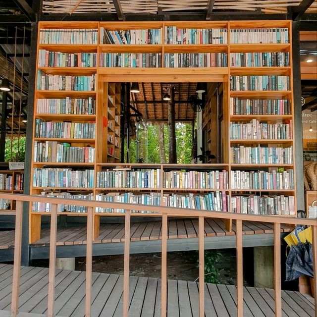 Booktree Library & Café