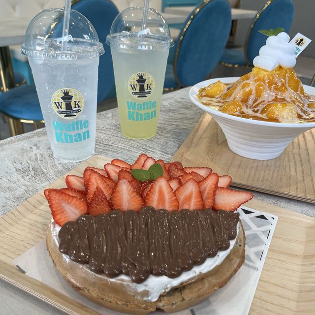 【大阪・桃谷】韓国スイーツを大阪で！たっぷり生クリームの巨大21センチの本場韓国ワッフル「ワッフルカーン コリアンタウン
