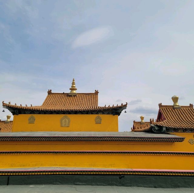 해외여행 중 몽골에서 들려보면 좋을 멋진 사원 Sain Nomuun Monastery