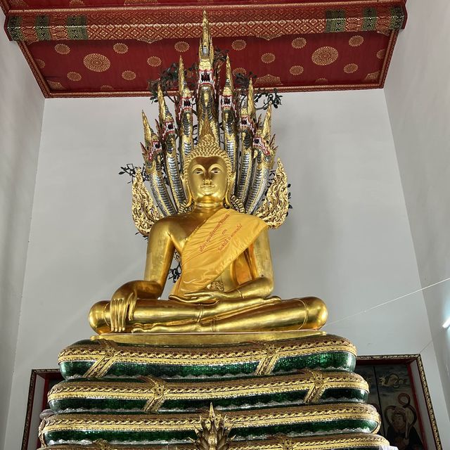 泰國必去景點大皇宮和臥佛寺！！！