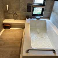 Samiling- Wonderful hotel w hot spring