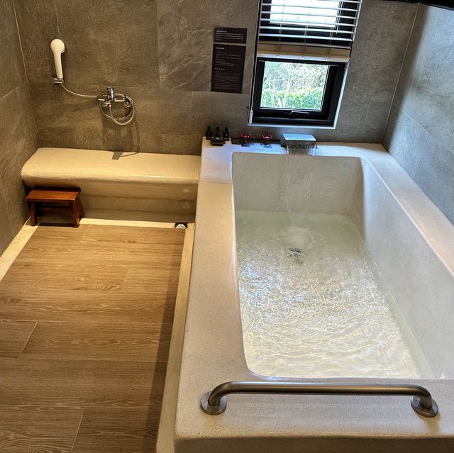 Samiling- Wonderful hotel w hot spring