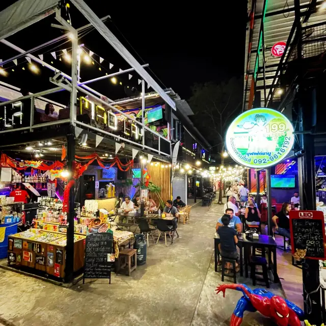 Phuket's coolest night market 😎🛍️