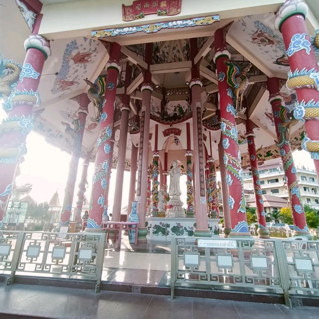 วัดเกาะลอย ศรีราชา