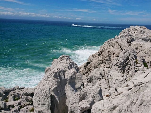【和歌山】白い石灰岩が美しい日本のエーゲ海！